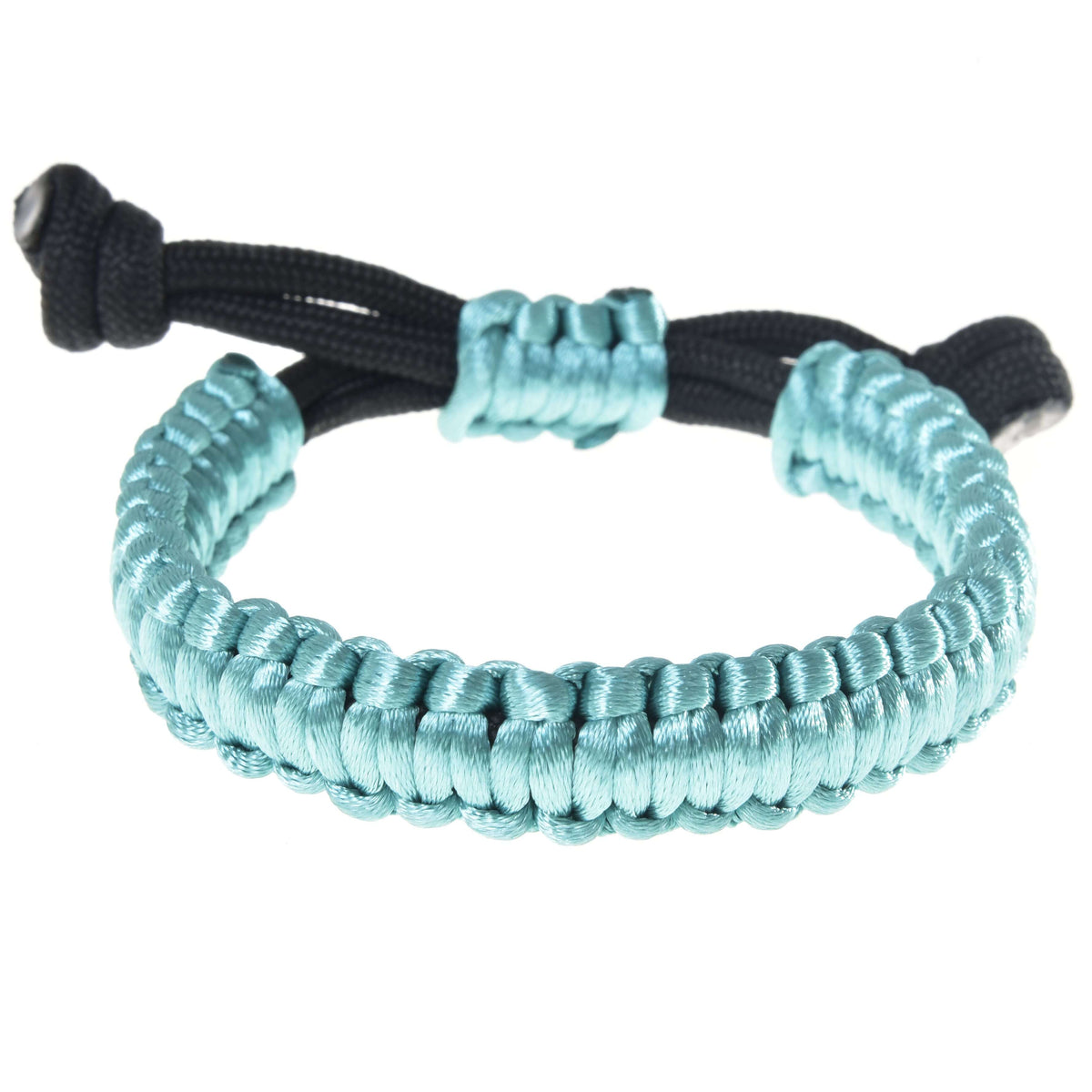 Hobby Horse armband turkost framifrån, blank turkos flätning med platta knutar och svarta snörändar