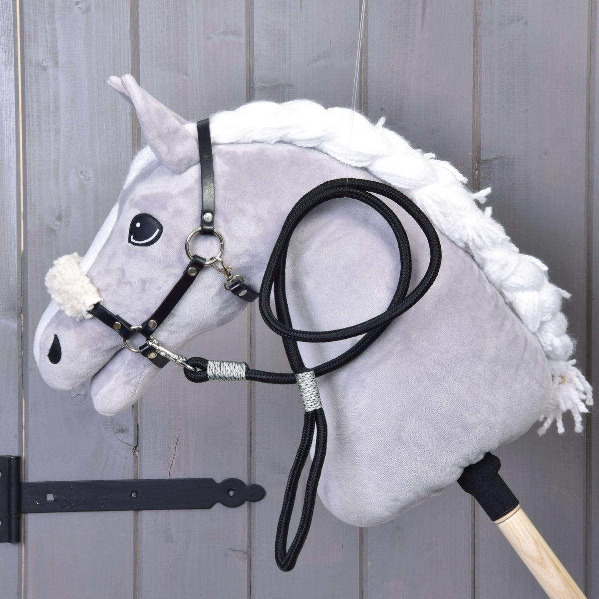 Grey Hobby Horse in the Set Basic halter with cream fleece noseband and the black lead rope clipped on