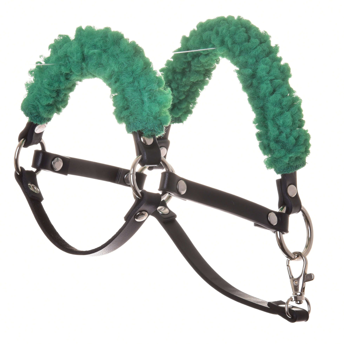 Hobby Horse svart grimma med grön päls från LarDen i svart konstläder med lockig grön päls, silverfärgade ringar och karbinhake