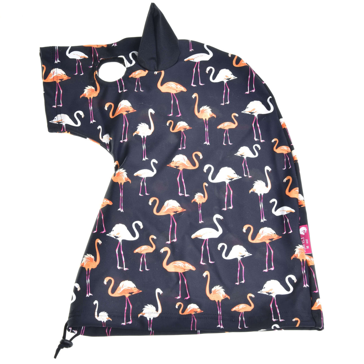 Skyddsdräkt Flamingo utlagd platt från sidan, svart Lycra med orange och vita flamingor, ett svart öra och dragsko