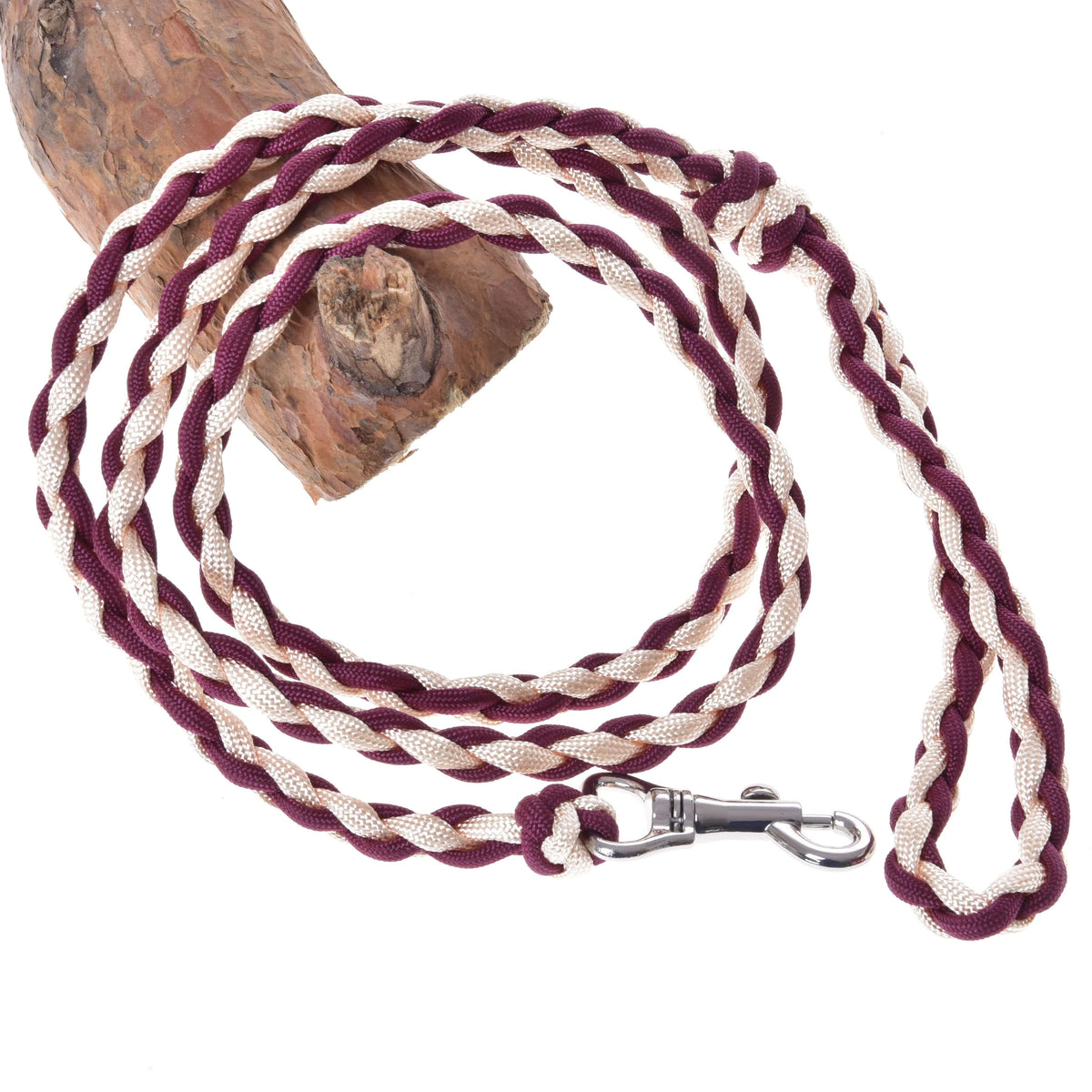 Hobby Horse grimskaft Knitted Maroon från LarDen, ett flätat grimskaft av paracord i rödbrunt och krämvitt med silverfärgad karbinhake på trä