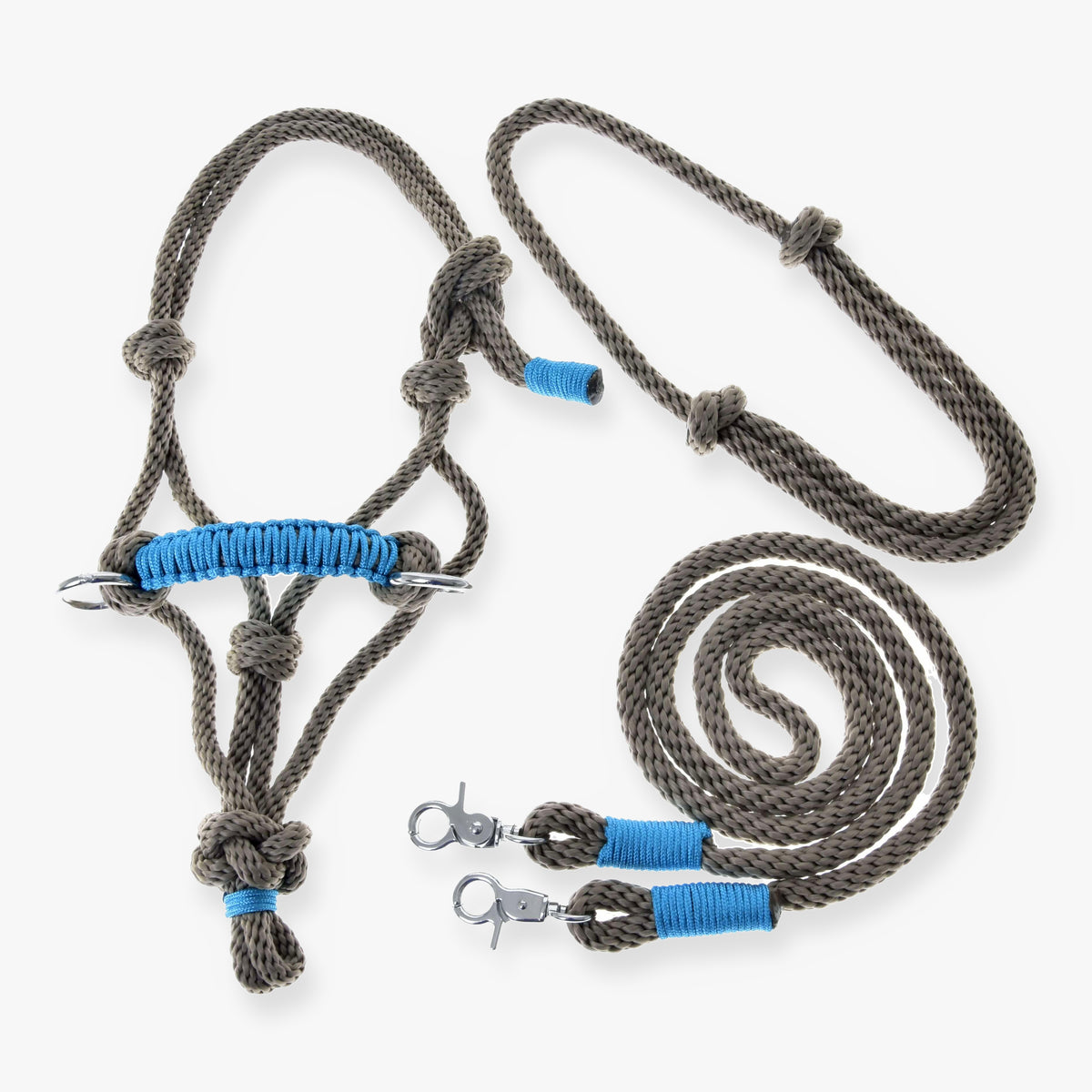Hobby Horse repset Nature Blue från LarDen: gråbrun repgrimma med blå flätad nosrem, halsring och tyglar med blå lindningar