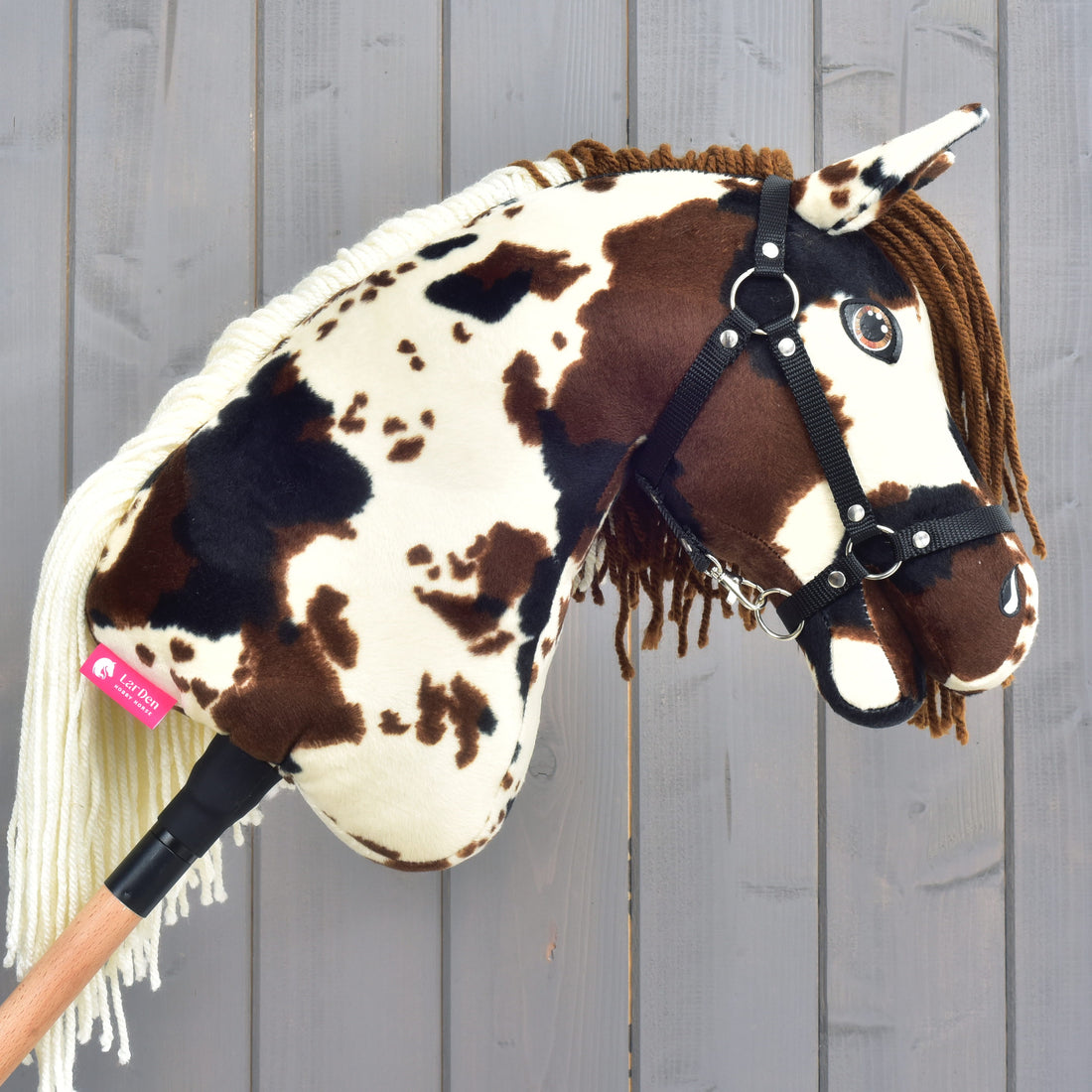 Hobby Horse Dakota med svart grimma